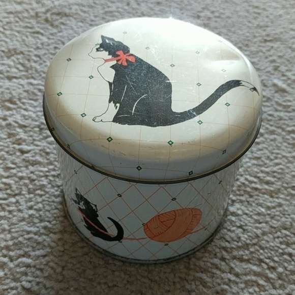 Storage Organization Tuxedo Kitty Cat Yarn Decorative Tin